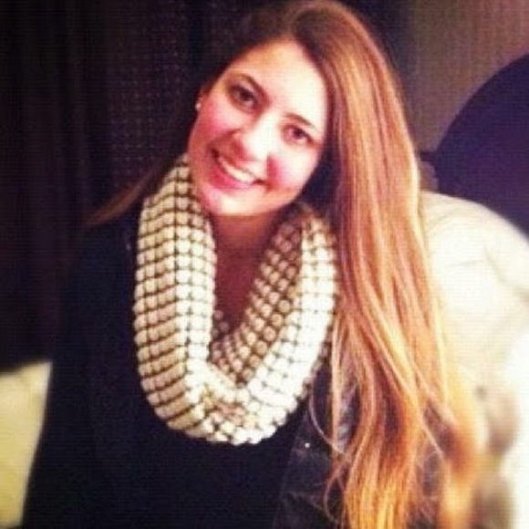 Meet your Posher, Danielle - Picture 1 of 1